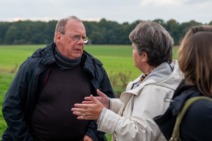 (c) Fernand Schmitz (c) Fernand Schmitz